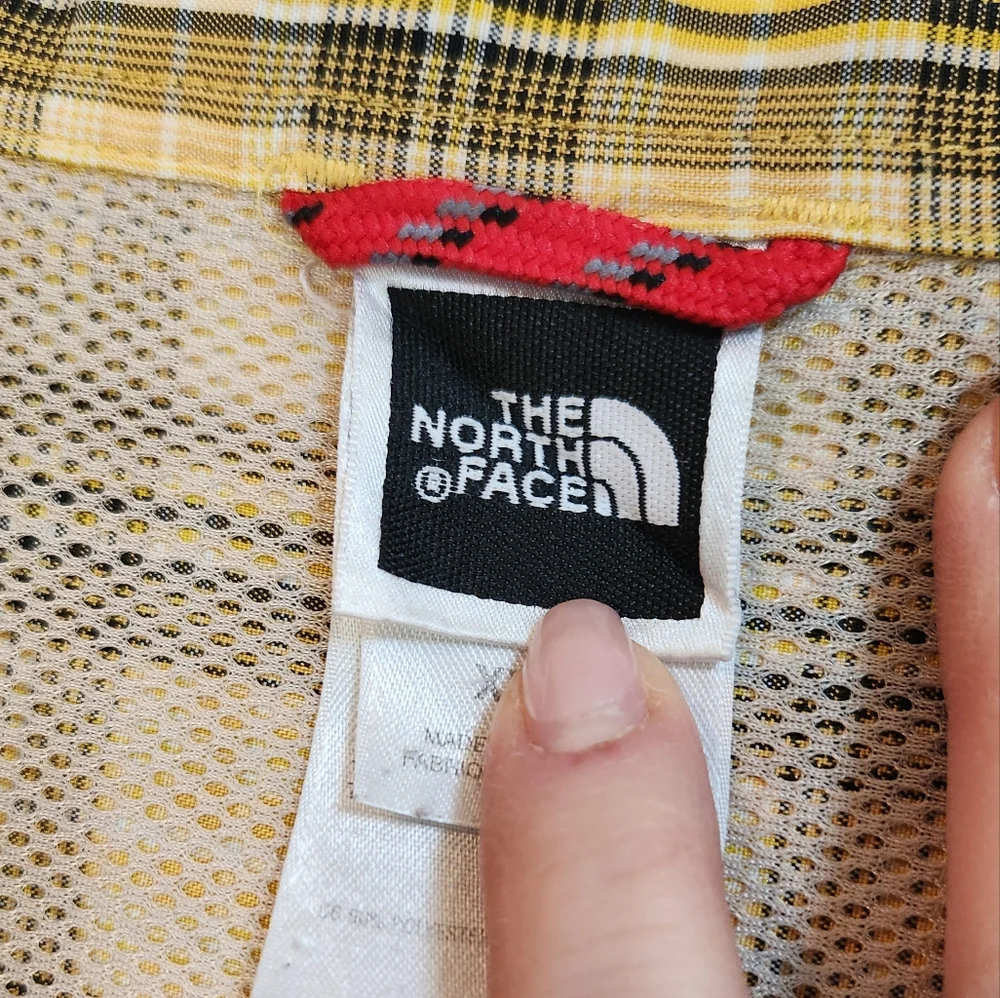 The North Face Men's Yellow‎ and Black Short Sleeve Outdoor Shirt, Size XL